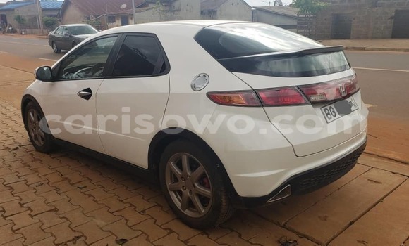 Sayi Na hannu Honda Civic White Mota in Cotonou a Benin Sayi Na hannu Honda Civic White Mota in Cotonou a Benin