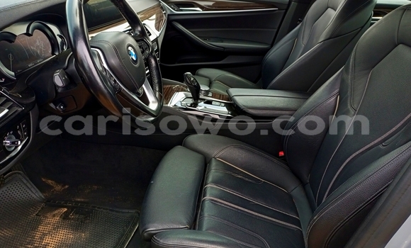 Sayi Na hannu BMW 5–Series Azurfa Mota in Cotonou a Benin Sayi Na hannu BMW 5–Series Azurfa Mota in Cotonou a Benin