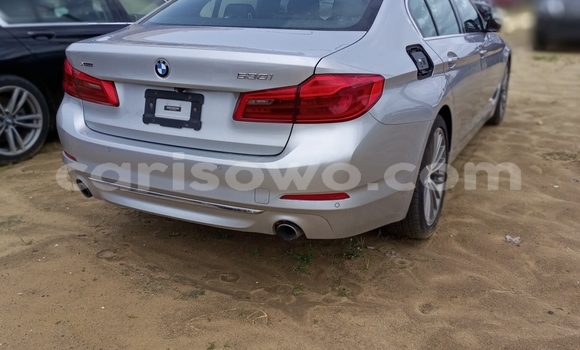 Sayi Na hannu BMW 5–Series Azurfa Mota in Cotonou a Benin Sayi Na hannu BMW 5–Series Azurfa Mota in Cotonou a Benin
