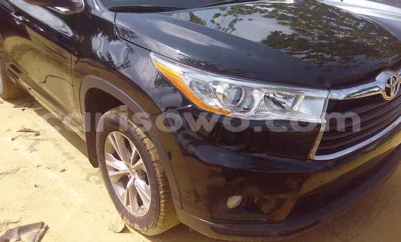 Acheter Occasion Voiture Toyota Highlander Noir à Porto Novo, Benin Acheter Occasion Voiture Toyota Highlander Noir à Porto Novo, Benin