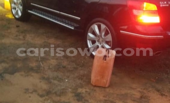 Sayi Na hannu Mercedes-Benz GLK–Class Black Mota in Cotonou a Benin