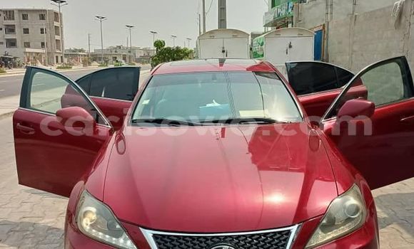 Acheter Occasion Voiture Lexus IS Rouge à Cotonou, Benin