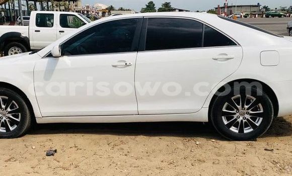 Buy Used Toyota Camry White Car in Cotonou in Benign