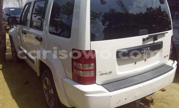 Sayi Na hannu Jeep Liberty White Mota in Porto Novo a Benin Sayi Na hannu Jeep Liberty White Mota in Porto Novo a Benin