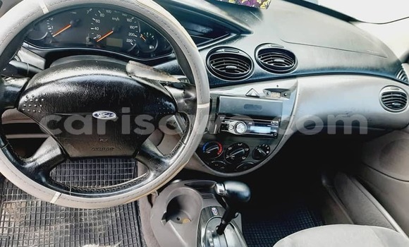 Acheter Occasion Voiture Ford Focus Bleu à Cotonou, Benin Acheter Occasion Voiture Ford Focus Bleu à Cotonou, Benin