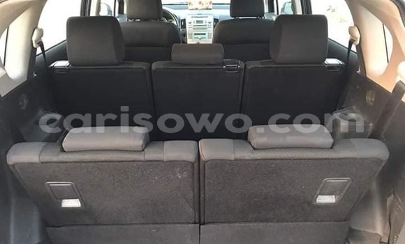 Acheter Occasion Voiture Toyota Corolla Verso Bleu à Cotonou, Benin Acheter Occasion Voiture Toyota Corolla Verso Bleu à Cotonou, Benin