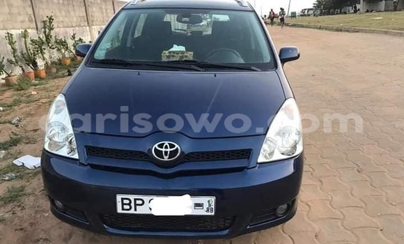 Acheter Occasion Voiture Toyota Corolla Verso Bleu à Cotonou, Benin Acheter Occasion Voiture Toyota Corolla Verso Bleu à Cotonou, Benin