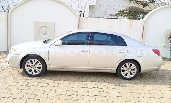Buy Used Toyota Avalon Silver Car in Cotonou in Benign