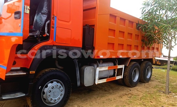 Ra Àlòkù IVECO Massif Miiran Ọkọ̀ in Cotonou ni Benin