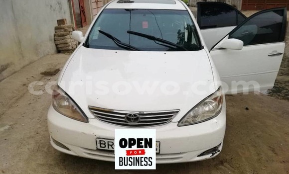 Sayi Na hannu Toyota Camry White Mota in Cotonou a Benin Sayi Na hannu Toyota Camry White Mota in Cotonou a Benin