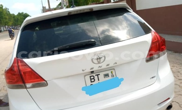 Buy Used Toyota Venza White Car in Cotonou in Benign Buy Used Toyota Venza White Car in Cotonou in Benign