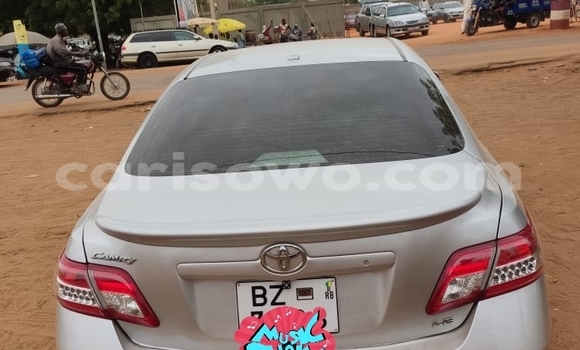 Sayi Na hannu Toyota Camry Azurfa Mota in Cotonou a Benin