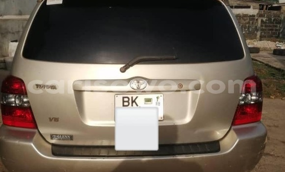 Sayi Na hannu Toyota Highlander Azurfa Mota in Cotonou a Benin
