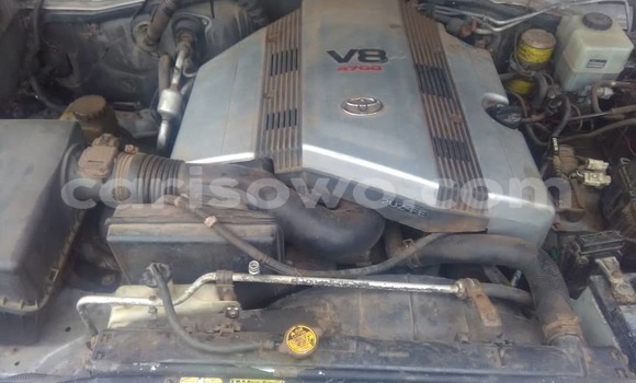 Ra Àlòkù Toyota Land Cruiser Silver Ọkọ̀ in Cotonou ni Benin Ra Àlòkù Toyota Land Cruiser Silver Ọkọ̀ in Cotonou ni Benin