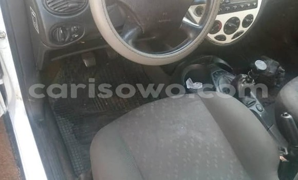 Ra Àlòkù Ford Focus funfun Ọkọ̀ in Cotonou ni Benin Ra Àlòkù Ford Focus funfun Ọkọ̀ in Cotonou ni Benin