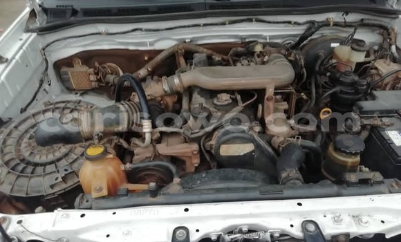 Ra Àlòkù Toyota Hilux funfun Ọkọ̀ in Cotonou ni Benin Ra Àlòkù Toyota Hilux funfun Ọkọ̀ in Cotonou ni Benin