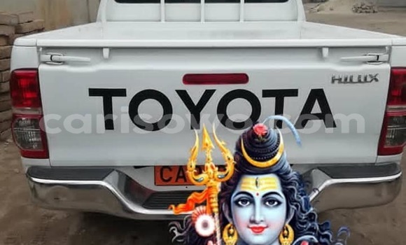 Ra Àlòkù Toyota Hilux funfun Ọkọ̀ in Cotonou ni Benin Ra Àlòkù Toyota Hilux funfun Ọkọ̀ in Cotonou ni Benin