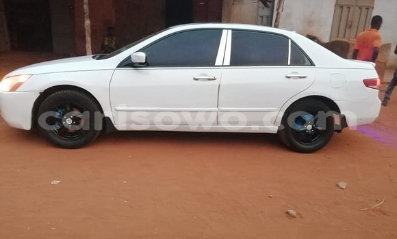 Sayi Na hannu Honda Accord White Mota in Cotonou a Benin