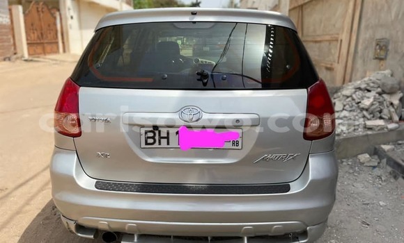 Ra Àlòkù Toyota Matrix funfun Ọkọ̀ in Cotonou ni Benin Ra Àlòkù Toyota Matrix funfun Ọkọ̀ in Cotonou ni Benin