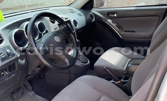 Ra Àlòkù Toyota Matrix funfun Ọkọ̀ in Cotonou ni Benin Ra Àlòkù Toyota Matrix funfun Ọkọ̀ in Cotonou ni Benin