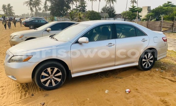 Ra Àlòkù Toyota Camry Silver Ọkọ̀ in Cotonou ni Benin Ra Àlòkù Toyota Camry Silver Ọkọ̀ in Cotonou ni Benin