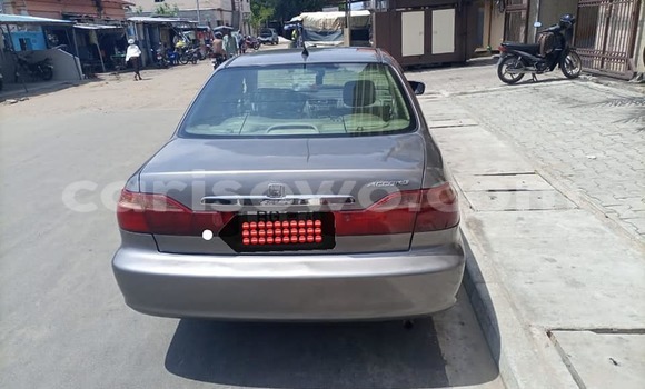 Ra Àlòkù Honda Accord Brown Ọkọ̀ in Cotonou ni Benin Ra Àlòkù Honda Accord Brown Ọkọ̀ in Cotonou ni Benin