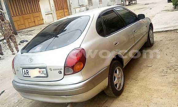 Sayi Na hannu Toyota Corolla Azurfa Mota in Cotonou a Benin