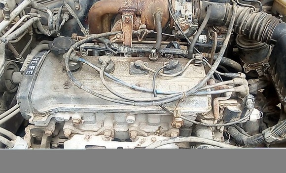 Sayi Na hannu Toyota Corolla Azurfa Mota in Cotonou a Benin Sayi Na hannu Toyota Corolla Azurfa Mota in Cotonou a Benin