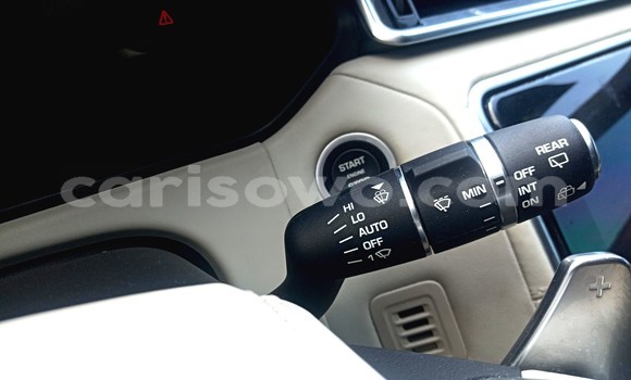 Acheter Occasion Voiture Land Rover Range Rover Velar Gris à Cotonou, Benin Acheter Occasion Voiture Land Rover Range Rover Velar Gris à Cotonou, Benin