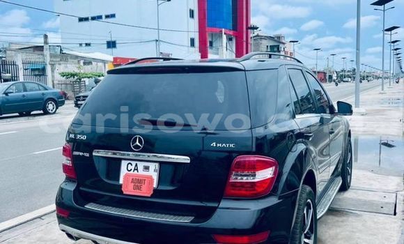Acheter Occasion Voiture Mercedes-Benz ML–Class Noir à Cotonou, Benin Acheter Occasion Voiture Mercedes-Benz ML–Class Noir à Cotonou, Benin