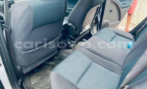 Acheter Occasion Voiture Toyota Matrix Blanc à Cotonou, Benin Acheter Occasion Voiture Toyota Matrix Blanc à Cotonou, Benin