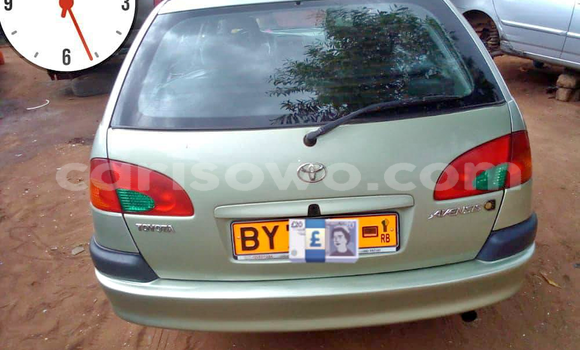 Sayi Na hannu Toyota Avensis Green Mota in Cotonou a Benin Sayi Na hannu Toyota Avensis Green Mota in Cotonou a Benin