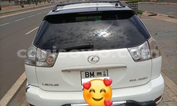 Acheter Occasion Voiture Lexus RX 300 Blanc à Cotonou, Benin Acheter Occasion Voiture Lexus RX 300 Blanc à Cotonou, Benin