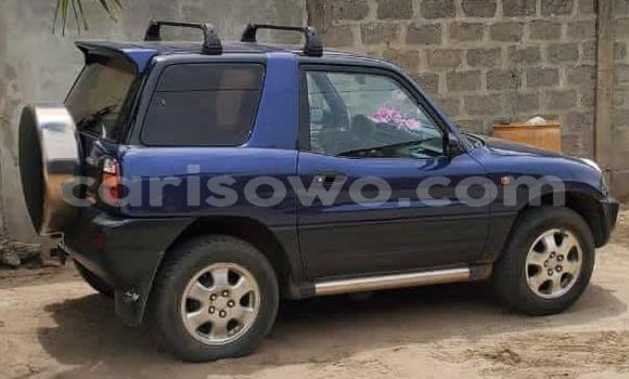 Acheter Occasion Voiture Toyota RAV4 Bleu à Cotonou, Benin Acheter Occasion Voiture Toyota RAV4 Bleu à Cotonou, Benin