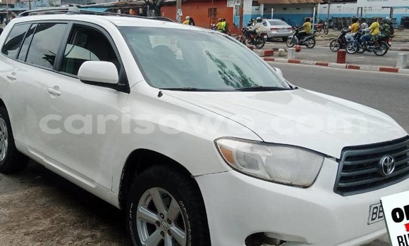 Sayi Na hannu Toyota Highlander White Mota in Abomey Calavi a Benin Sayi Na hannu Toyota Highlander White Mota in Abomey Calavi a Benin