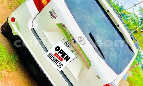 Sayi Na hannu Toyota Highlander White Mota in Abomey Calavi a Benin Sayi Na hannu Toyota Highlander White Mota in Abomey Calavi a Benin