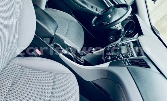 Acheter Occasion Voiture Hyundai Sonata Gris à Cotonou, Benin Acheter Occasion Voiture Hyundai Sonata Gris à Cotonou, Benin