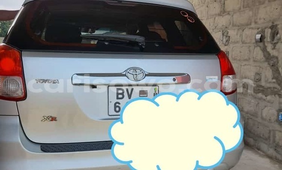 Sayi Na hannu Toyota Matrix Azurfa Mota in Cotonou a Benin Sayi Na hannu Toyota Matrix Azurfa Mota in Cotonou a Benin