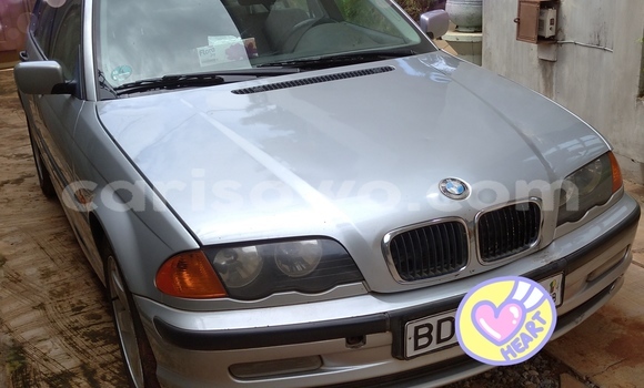 Acheter Occasion Voiture BMW 1-Series Gris à Porto Novo, Benin Acheter Occasion Voiture BMW 1-Series Gris à Porto Novo, Benin