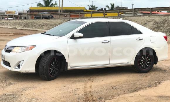 Sayi Na hannu Toyota Camry White Mota in Cotonou a Benin Sayi Na hannu Toyota Camry White Mota in Cotonou a Benin