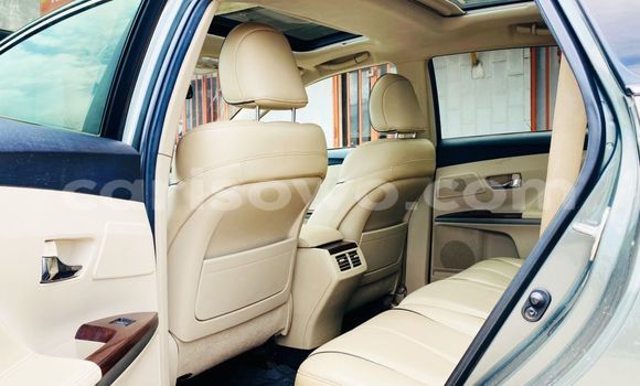 Sayi Na hannu Toyota Venza Azurfa Mota in Cotonou a Benin Sayi Na hannu Toyota Venza Azurfa Mota in Cotonou a Benin