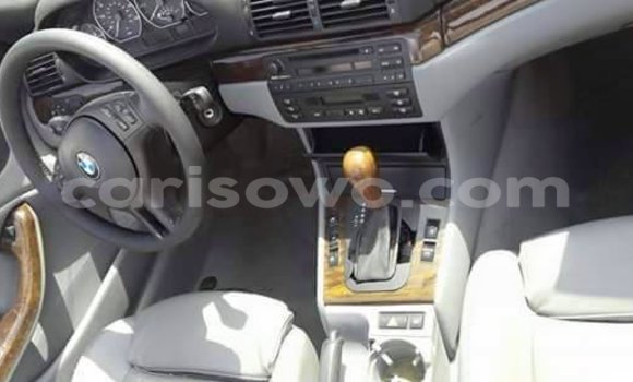 Sayi Na hannu BMW 3–Series Black Mota in Savalou a Benin Sayi Na hannu BMW 3–Series Black Mota in Savalou a Benin