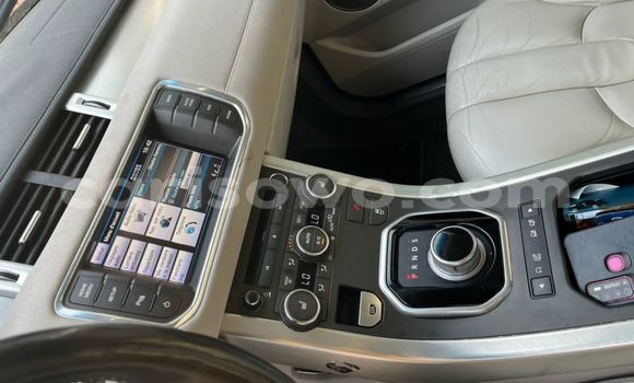 Acheter Occasion Voiture Land Rover Range Rover Evoque Rouge à Cotonou, Benin Acheter Occasion Voiture Land Rover Range Rover Evoque Rouge à Cotonou, Benin