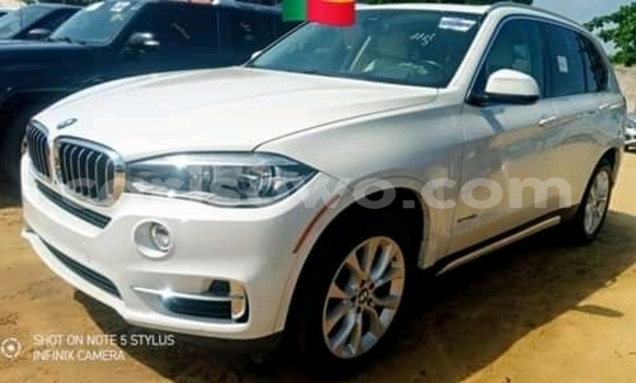 Acheter Import Voiture BMW X5 Blanc à Cotonou, Benin