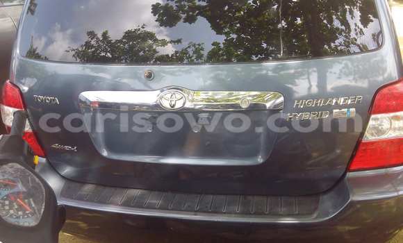 Sayi Na hannu Toyota Highlander Azurfa Mota in Porto Novo a Benin Sayi Na hannu Toyota Highlander Azurfa Mota in Porto Novo a Benin