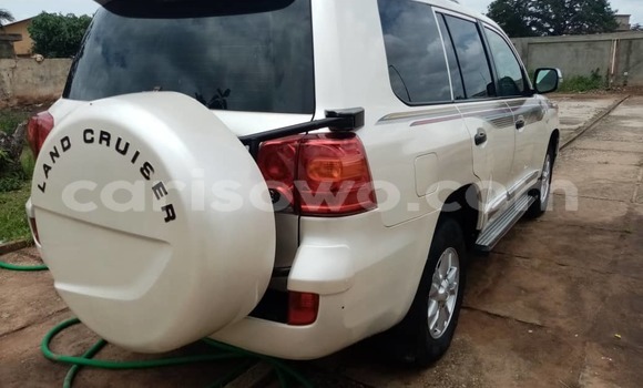 Acheter Occasion Voiture Toyota Land Cruiser Blanc à Porto Novo, Benin Acheter Occasion Voiture Toyota Land Cruiser Blanc à Porto Novo, Benin