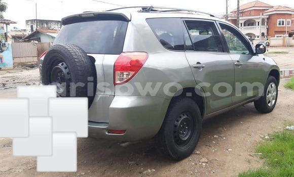 Ra Àlòkù Toyota RAV4 Alawọ ewe Ọkọ̀ in Cotonou ni Benin Ra Àlòkù Toyota RAV4 Alawọ ewe Ọkọ̀ in Cotonou ni Benin