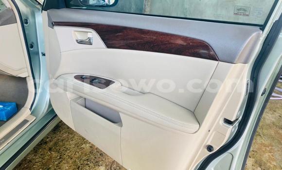 Ra Àlòkù Toyota Avalon Silver Ọkọ̀ in Cotonou ni Benin Ra Àlòkù Toyota Avalon Silver Ọkọ̀ in Cotonou ni Benin