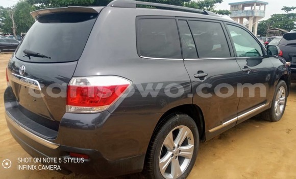 Ra Imported Toyota Highlander Miiran Ọkọ̀ in Cotonou ni Benin