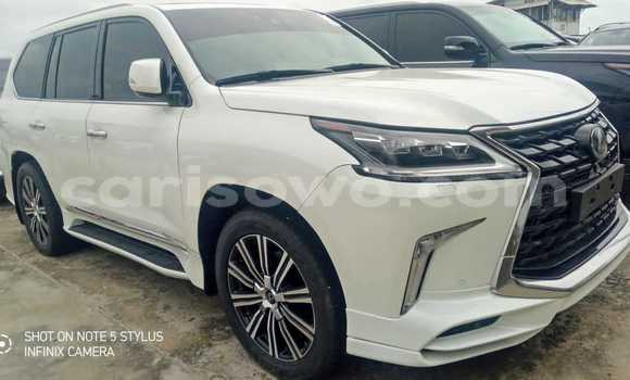 Acheter Import Voiture Lexus LX 570 Blanc à Cotonou, Benin Acheter Import Voiture Lexus LX 570 Blanc à Cotonou, Benin